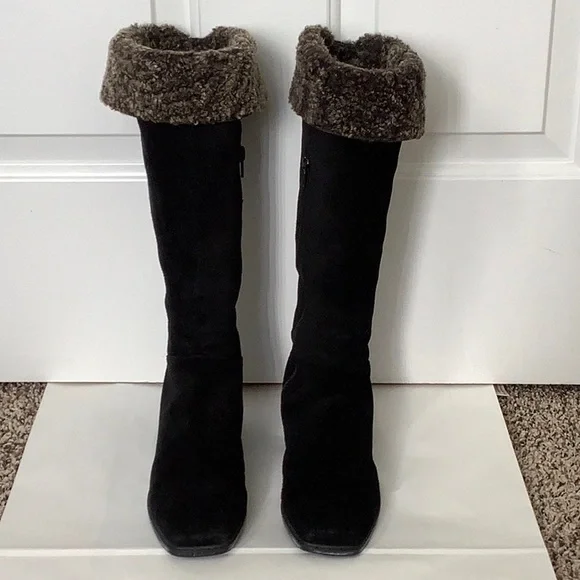 Stuart Weitzman black suede shearling boots. Size 7.5 - Picture 3 of 10